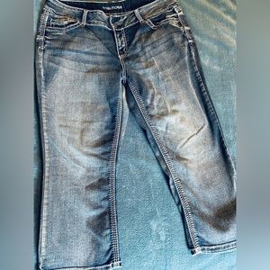 Maurices denim capris size 11/12
